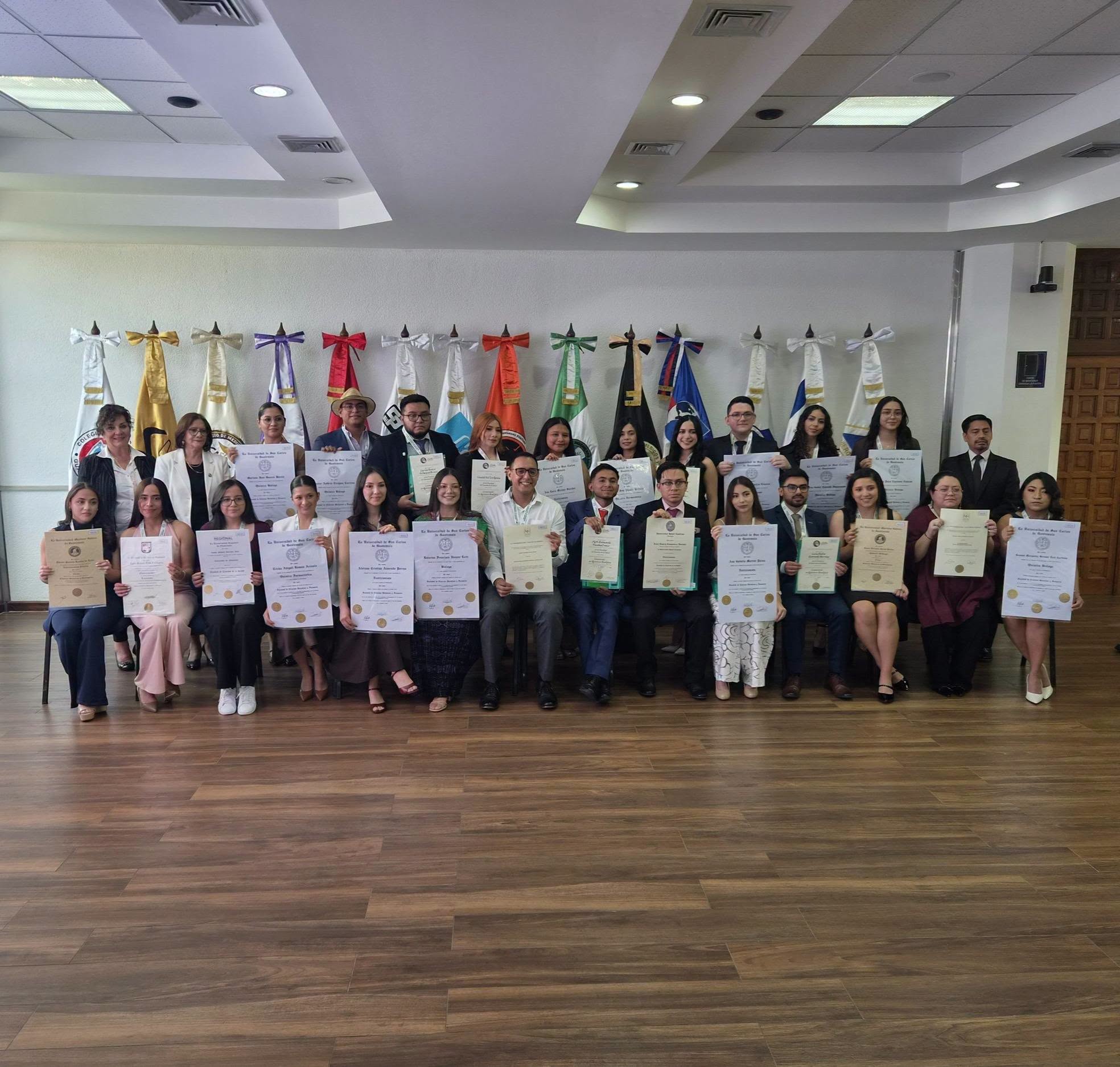 EL COFAQUI LE DA LA BIENVENIDA A 45 NUEVOS COLEGIADOS EN OCTUBRE 2026